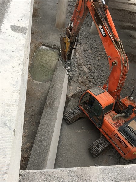 宁夏同心县清水湾大桥绳锯切割拆除2017年1