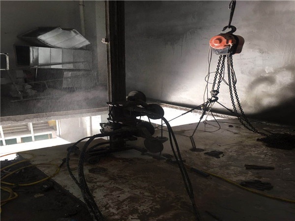 吴忠市永昌汇金时代扶梯改造楼板切割拆除2017年